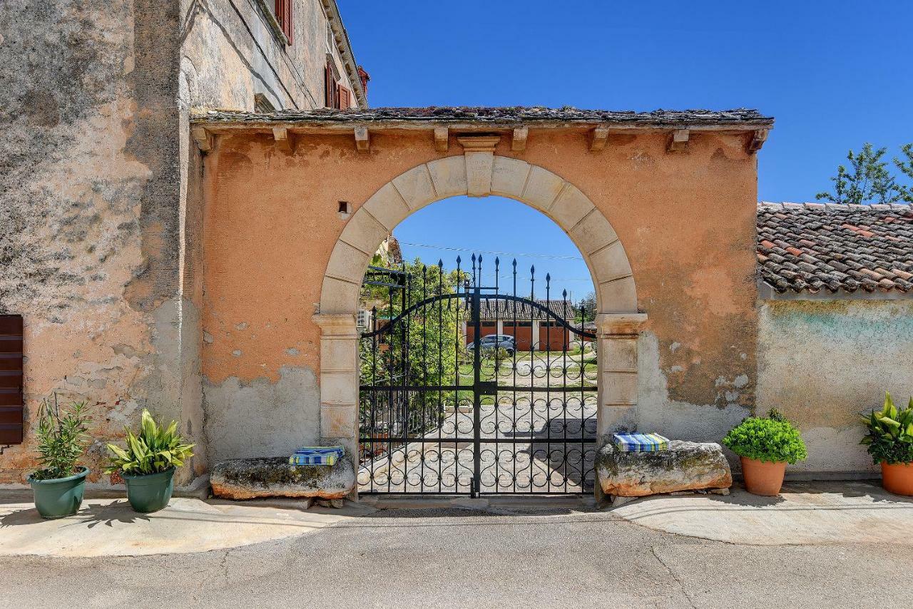 Вилла Palazzo 1812 Крница Экстерьер фото